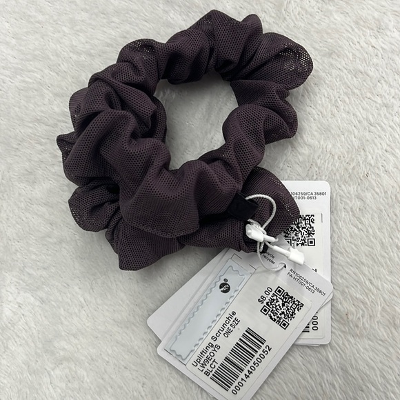 FREE 💝 GIFT with bundle purchase Uplifting Scrunchie (Choose 1 Color) - Picture 5 of 11